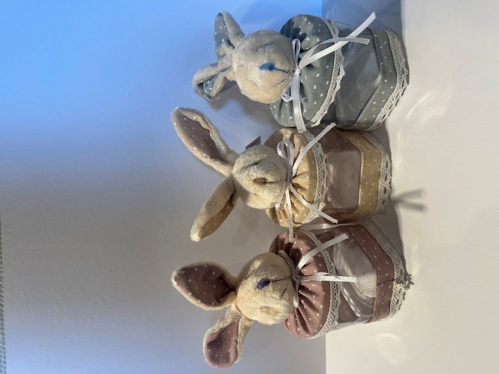 Beholder m. kaninhoved L�g 1 stk 3 ass farver.