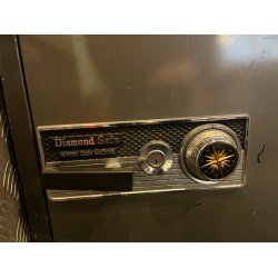 Diamond Safe. Pengeskab med n�gle og kode