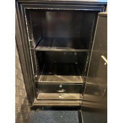 Diamond Safe. Pengeskab med n�gle og kode