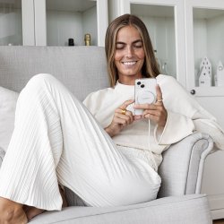 Aura Mini-The Magnetic Wireless Charging Pad White