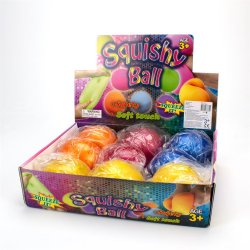 Flydende bade svaner med lys ass.