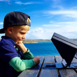 Sun Shade-Privacy Cover iPad/Tablet 97''-11' Black